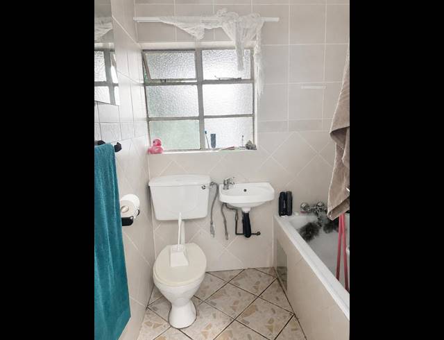 1 BEDROOM APARTMENT FOR SALE IN MEYERTON CENTRAL